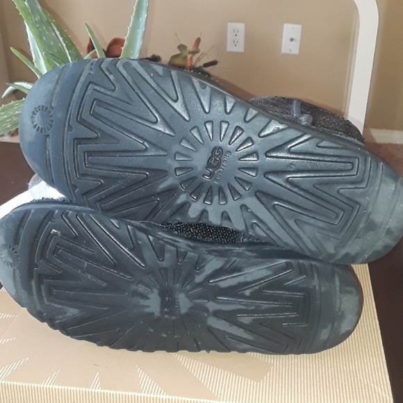 UGG Australia beautiful black boots. BLACK FRIDAY - Picture 5 of 6